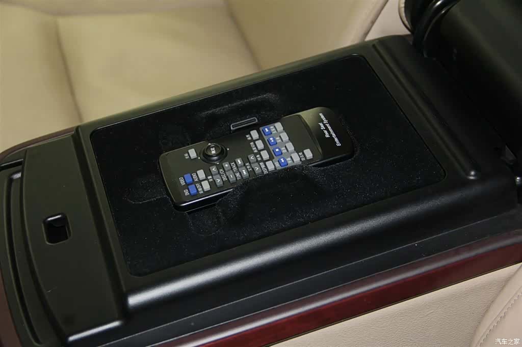 Toyota Crown, 2013 27