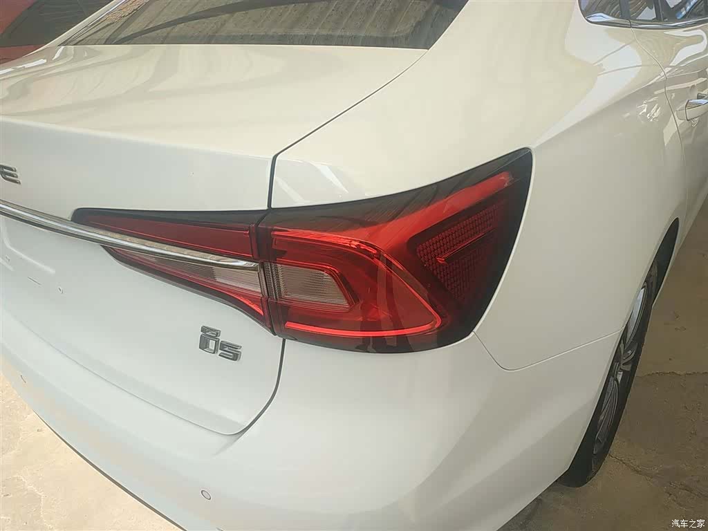 Roewe i5, 2019 8