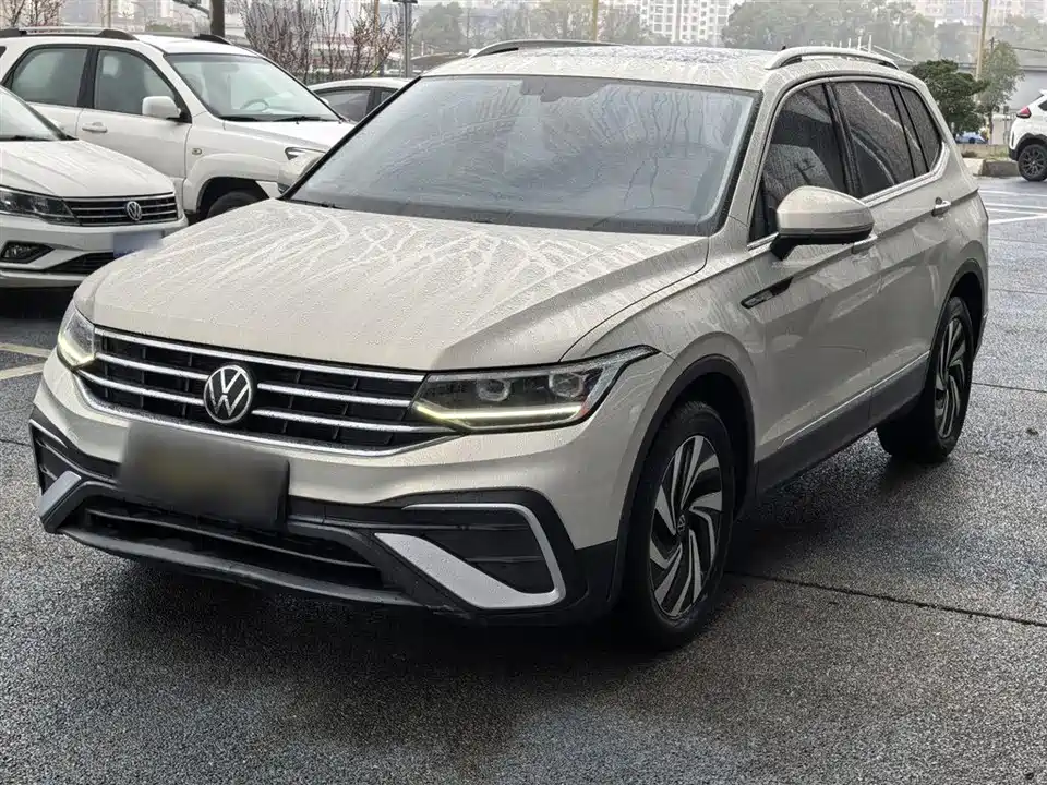 Volkswagen Tiguan L