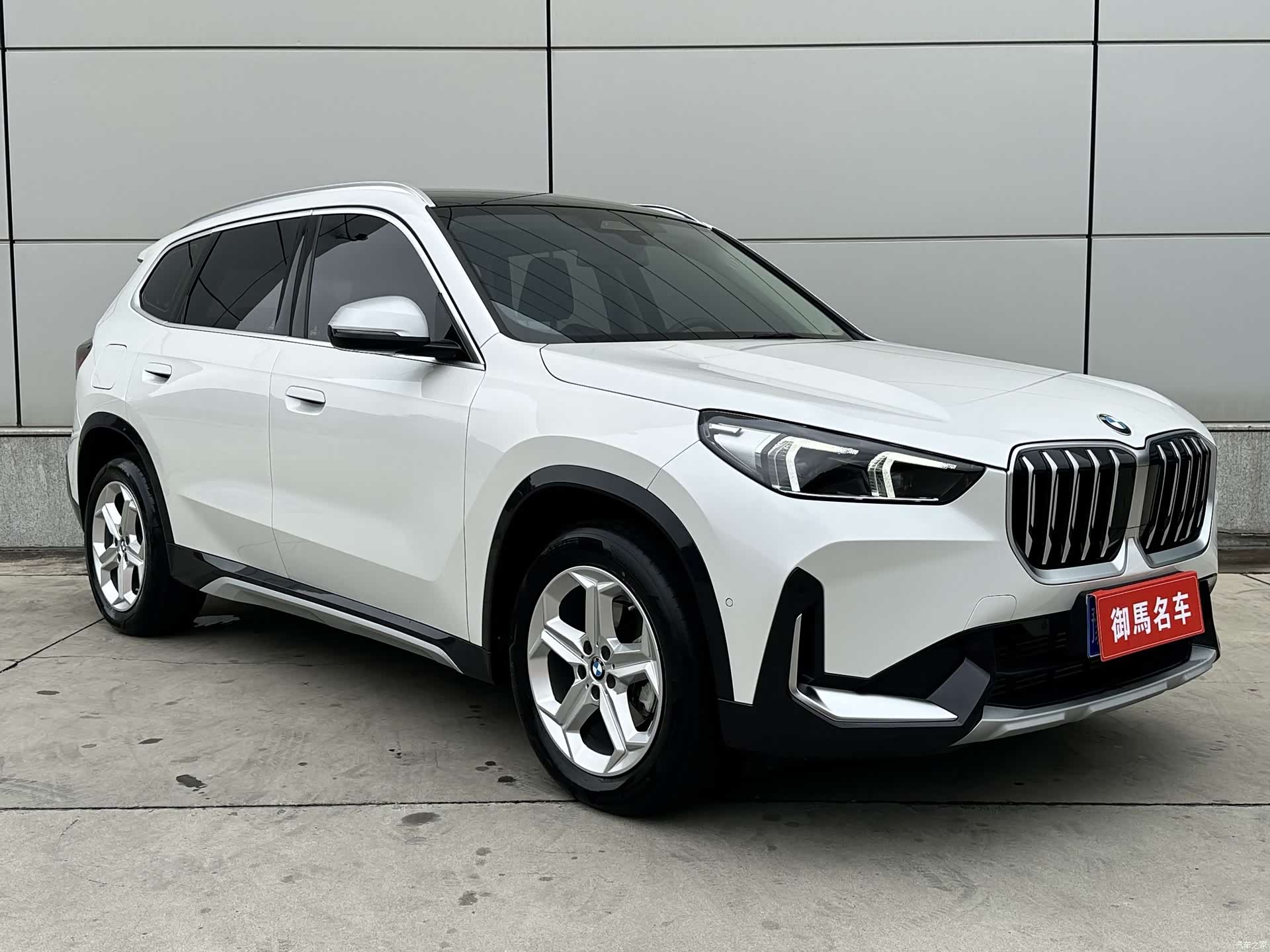 BMW X1, 2023 все фото