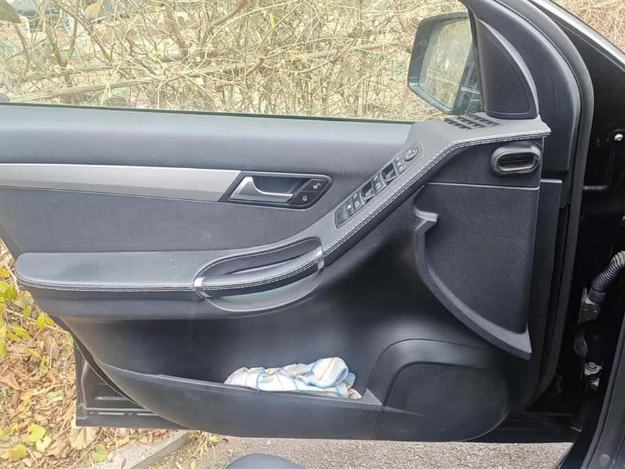 Mercedes-Benz R-class