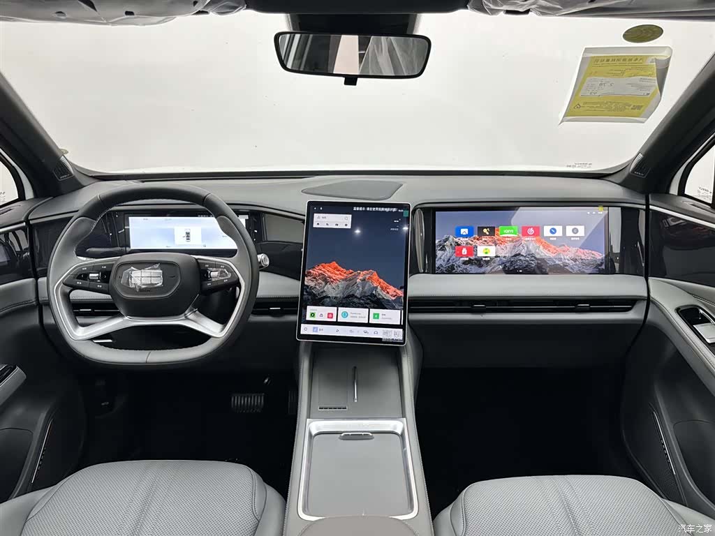 Geely Galaxy L7, 2025 11