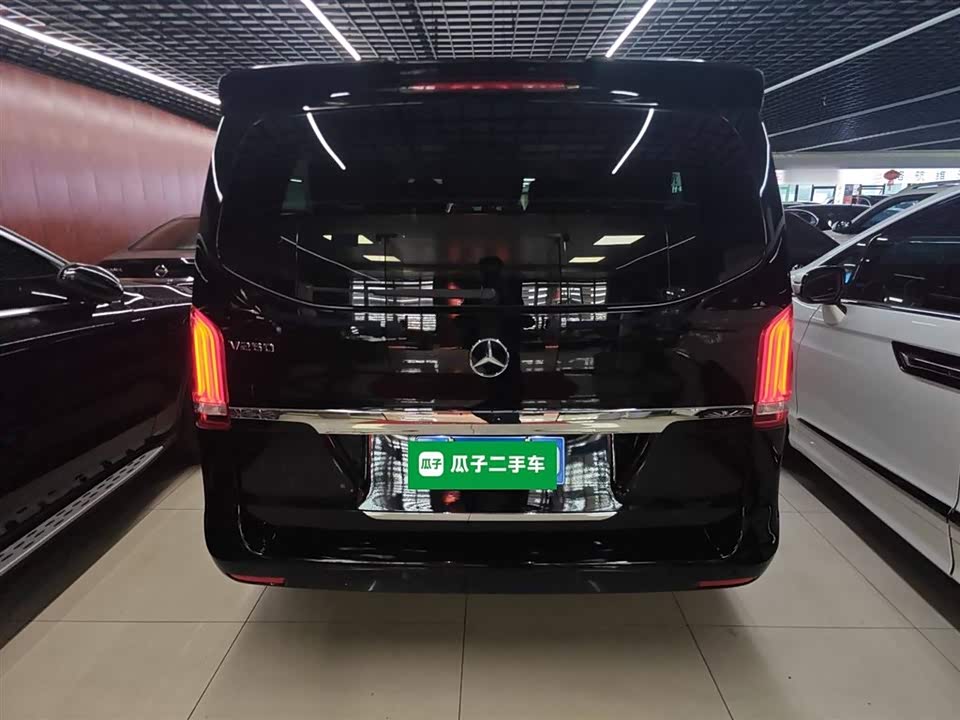 Mercedes-Benz V-class