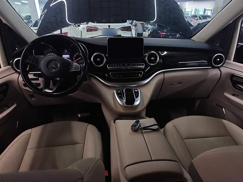 Mercedes-Benz V-class