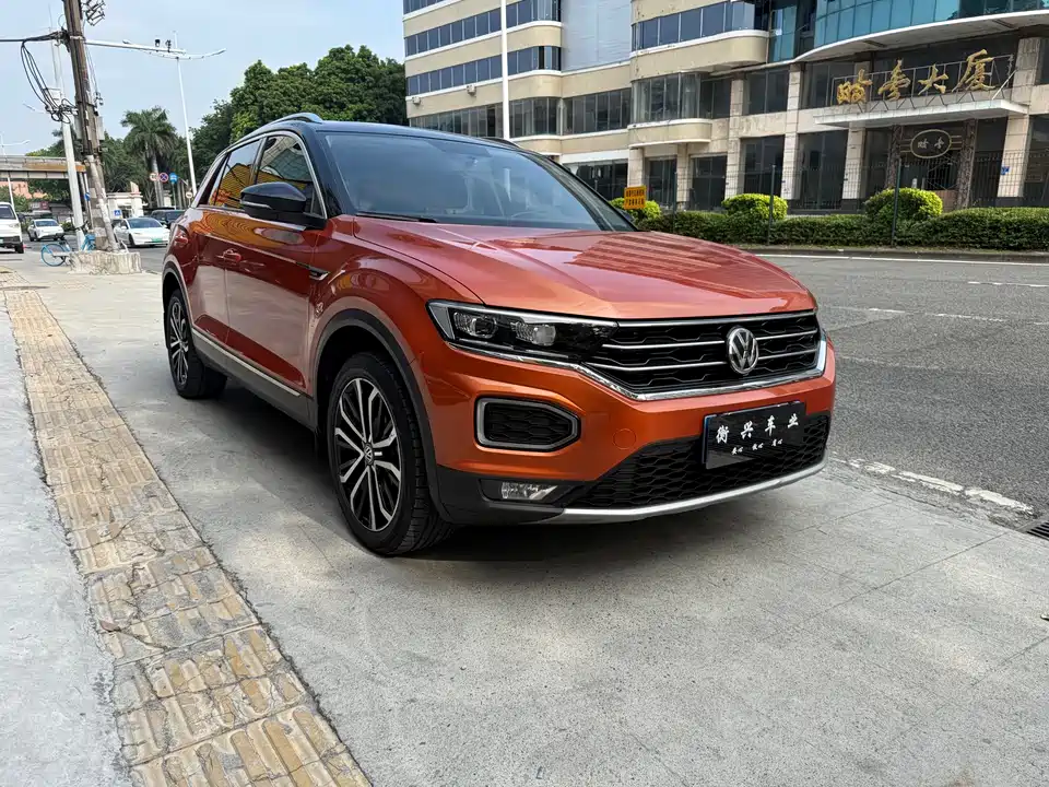 Volkswagen T-ROC exploring Songs