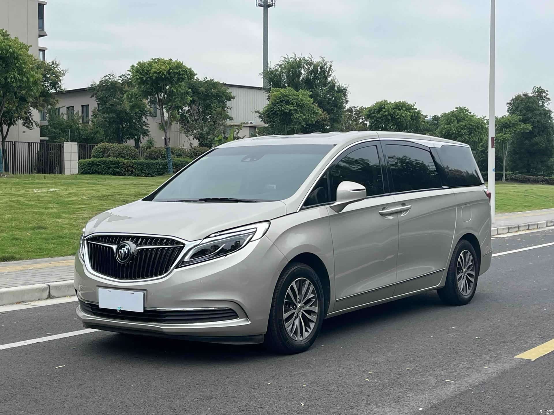 Buick GL8, 2018 1