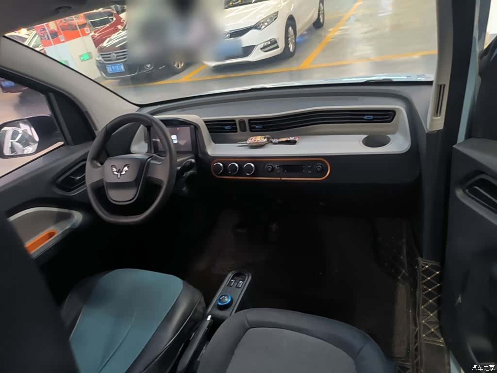 Wuling MINIEV, 2020 10