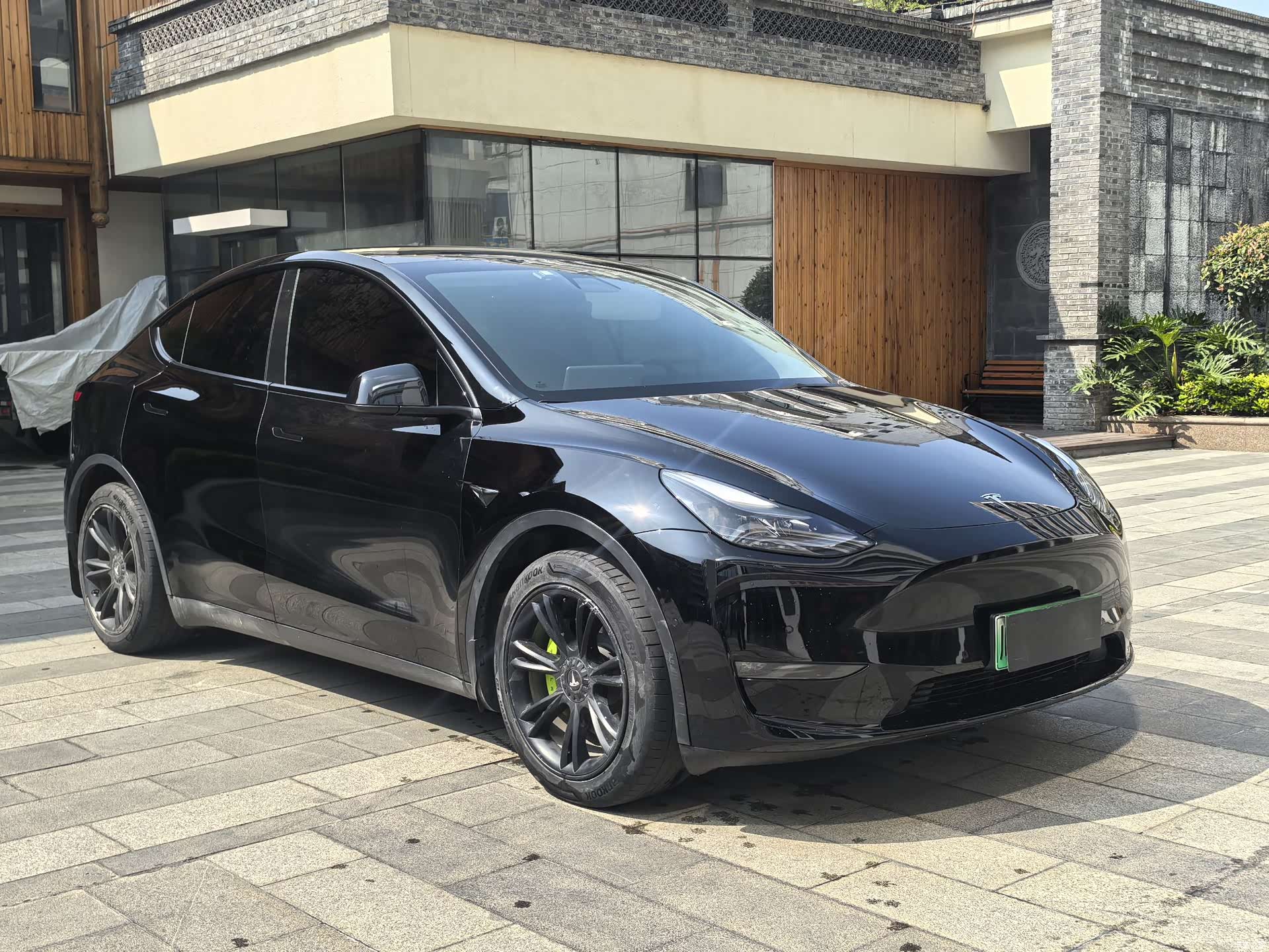 Tesla Model Y, 2021 3