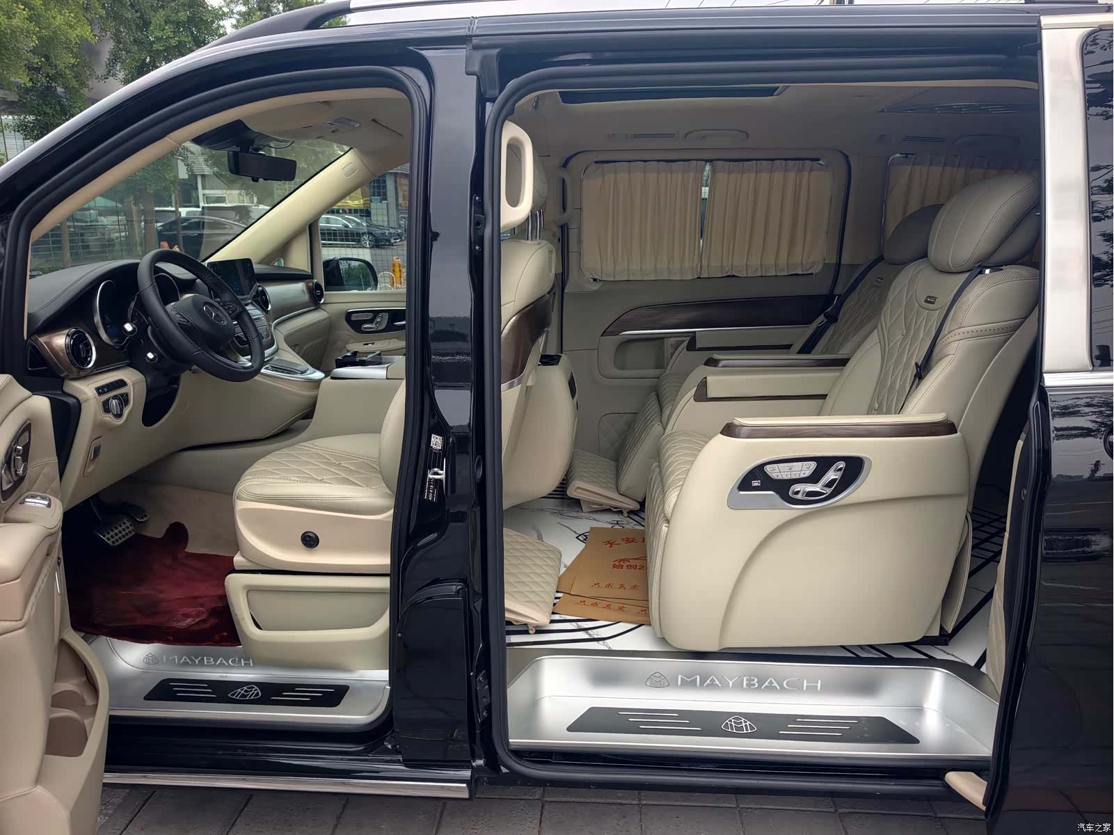 Mercedes-Benz V-Class, 2022 11