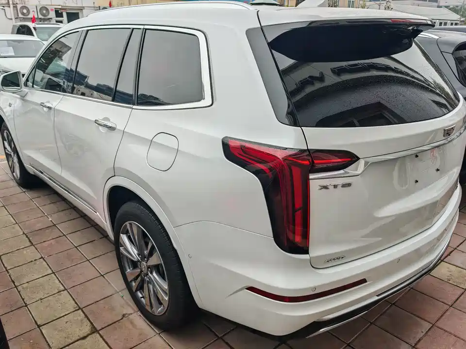 Cadillac XT6