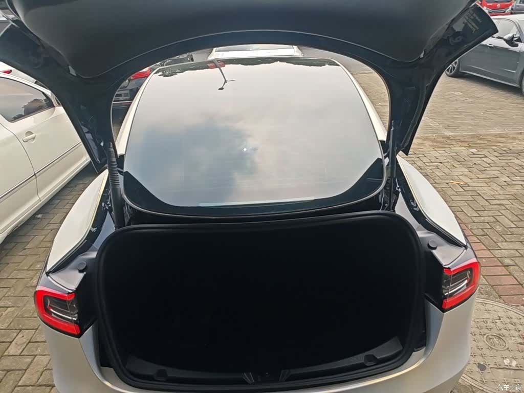 Tesla Model 3, 2022 19