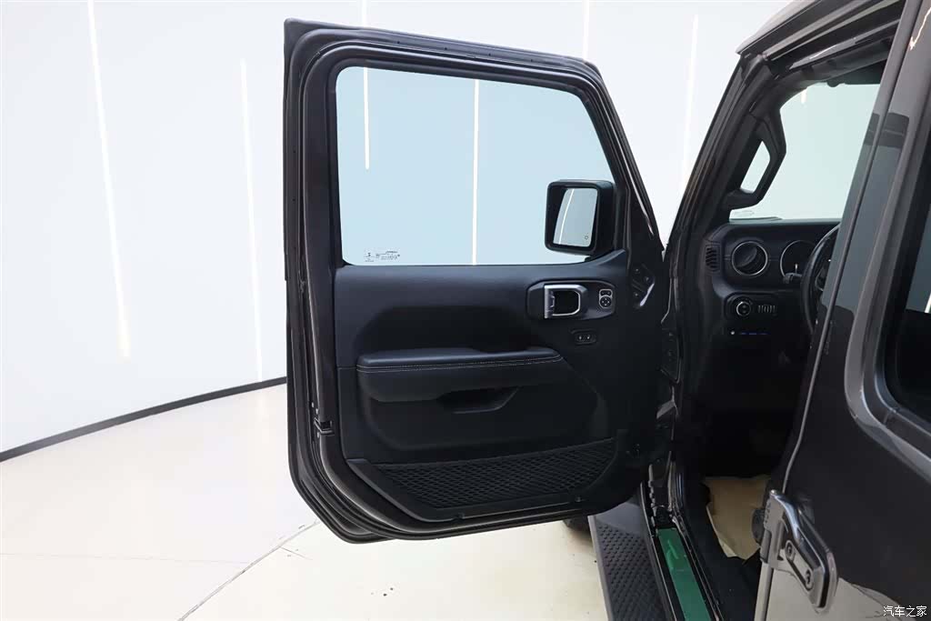 Jeep Wrangler, 2021 15