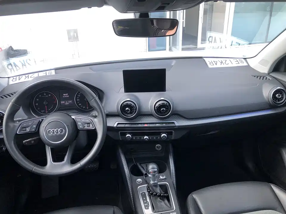 Audi Q2L