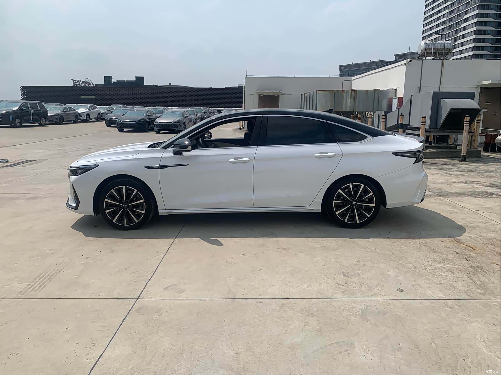 Chery Arrizo 8, 2023 16