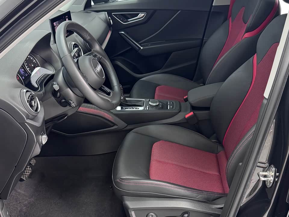 Audi Q2L