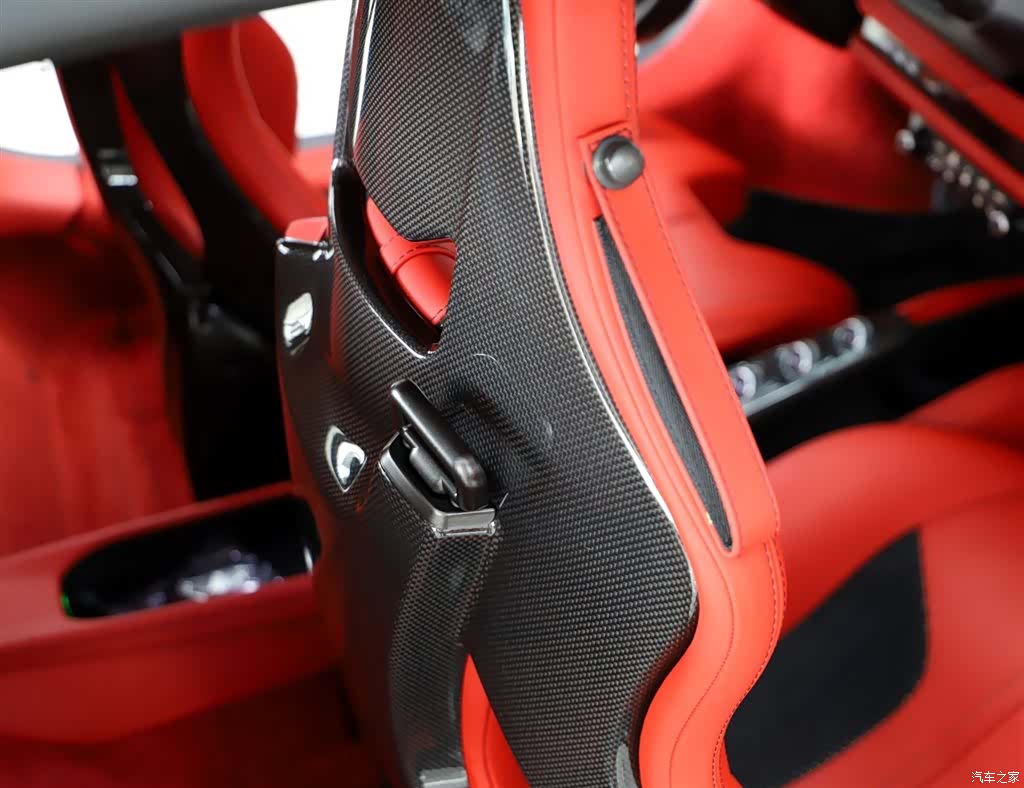 Ferrari F8, 2022 9