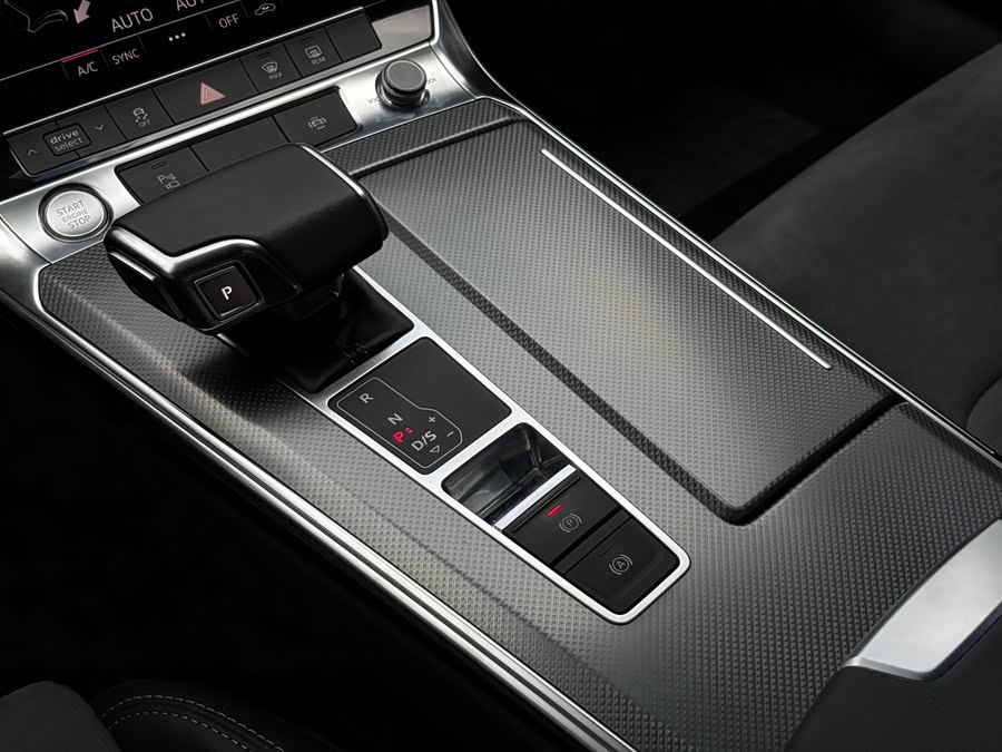Audi A6L 2020, фото 13