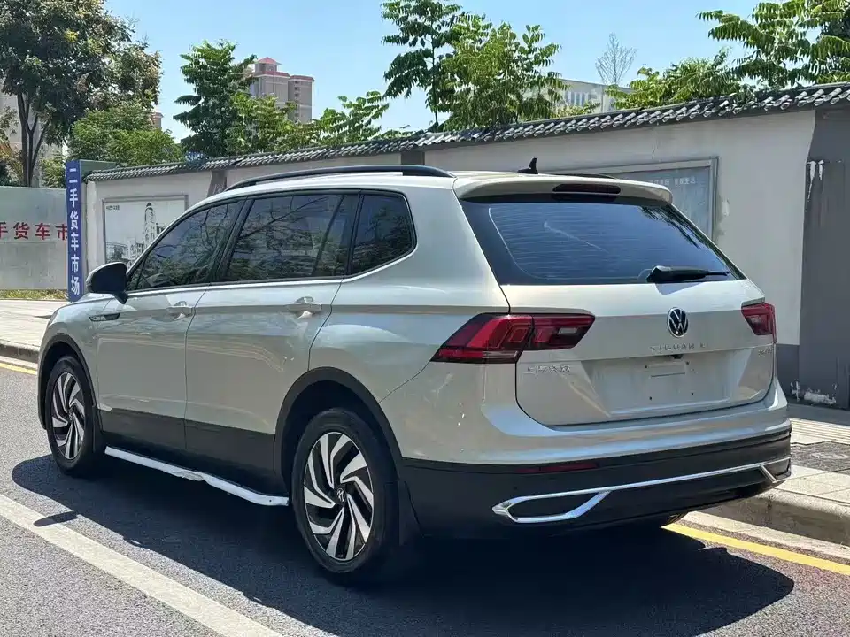 Volkswagen Tiguan L