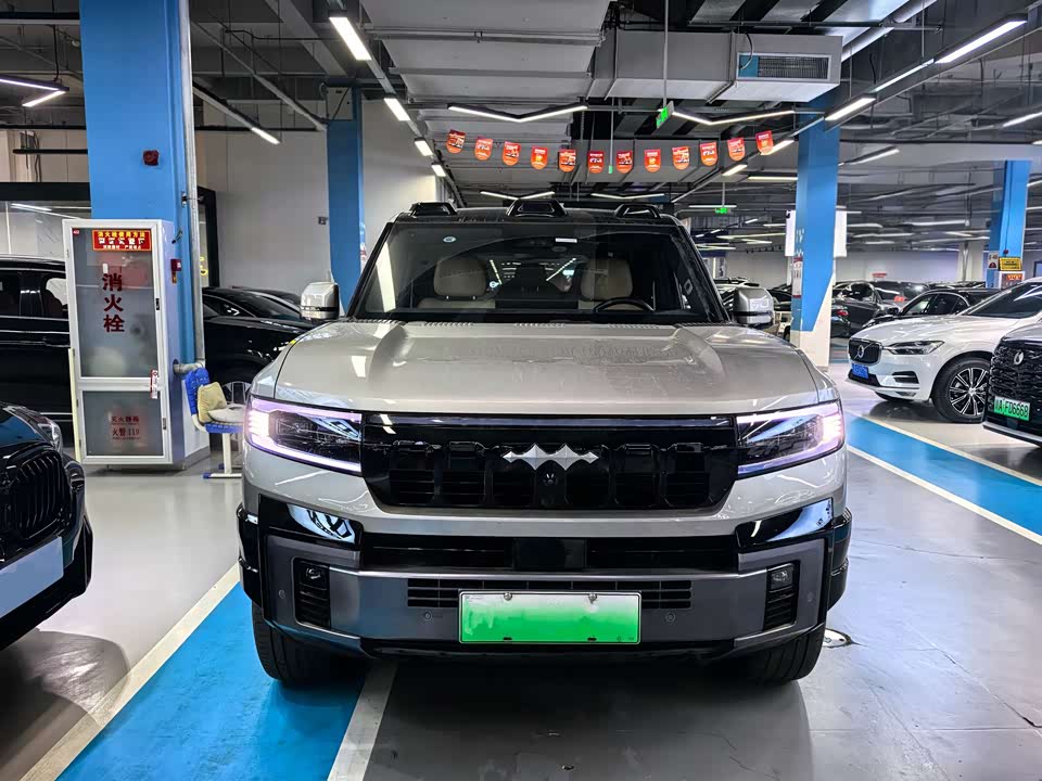 BYD Leopard 8