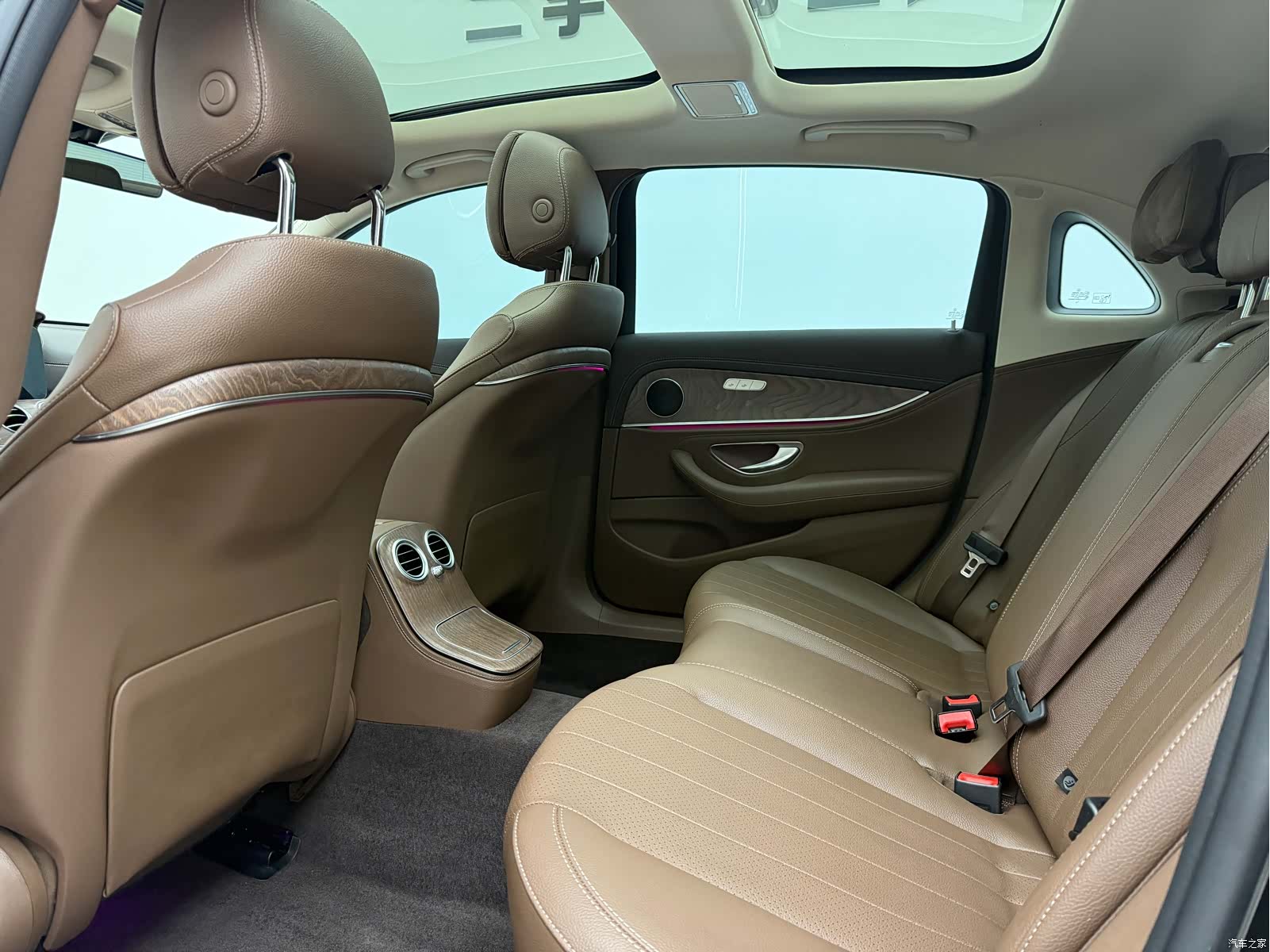 Mercedes-Benz E-Class, 2023 12