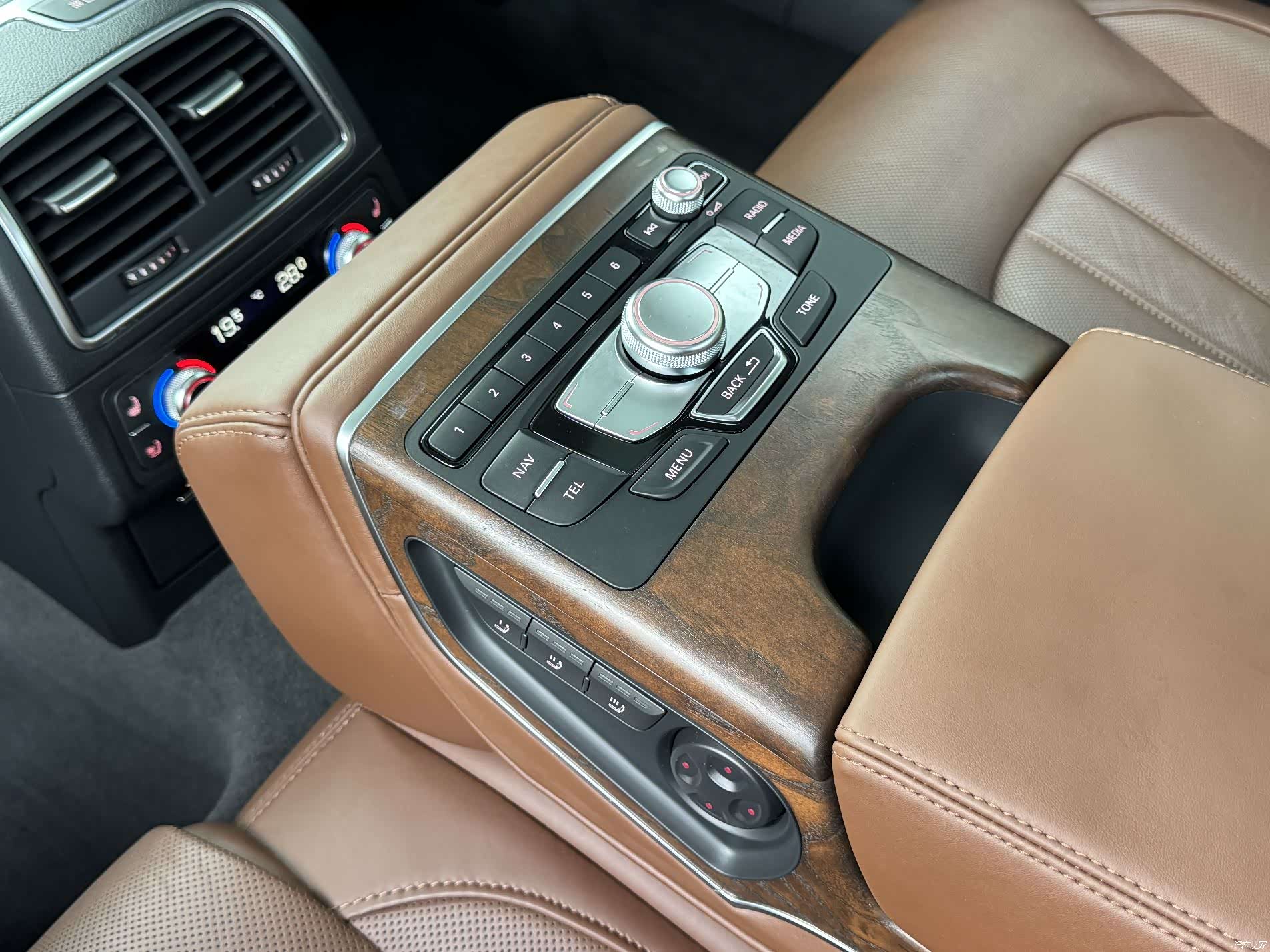 Audi A6L, 2016 16