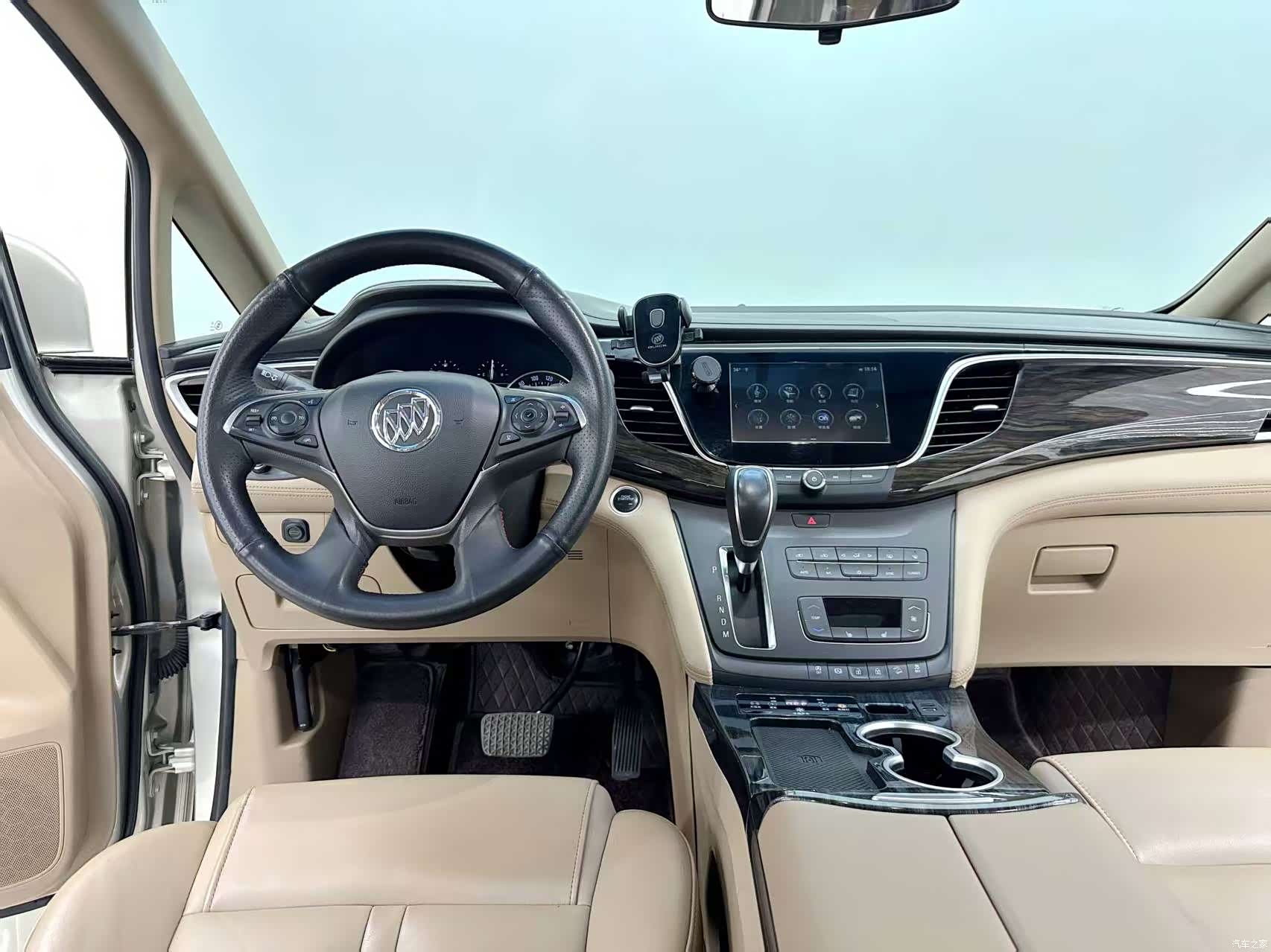 Buick GL8, 2018 8