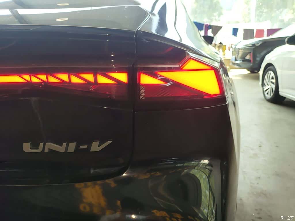 Changan UNI-V, 2023 8