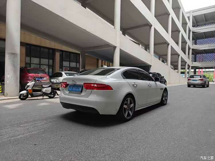 Jaguar XE, 2016 все фото
