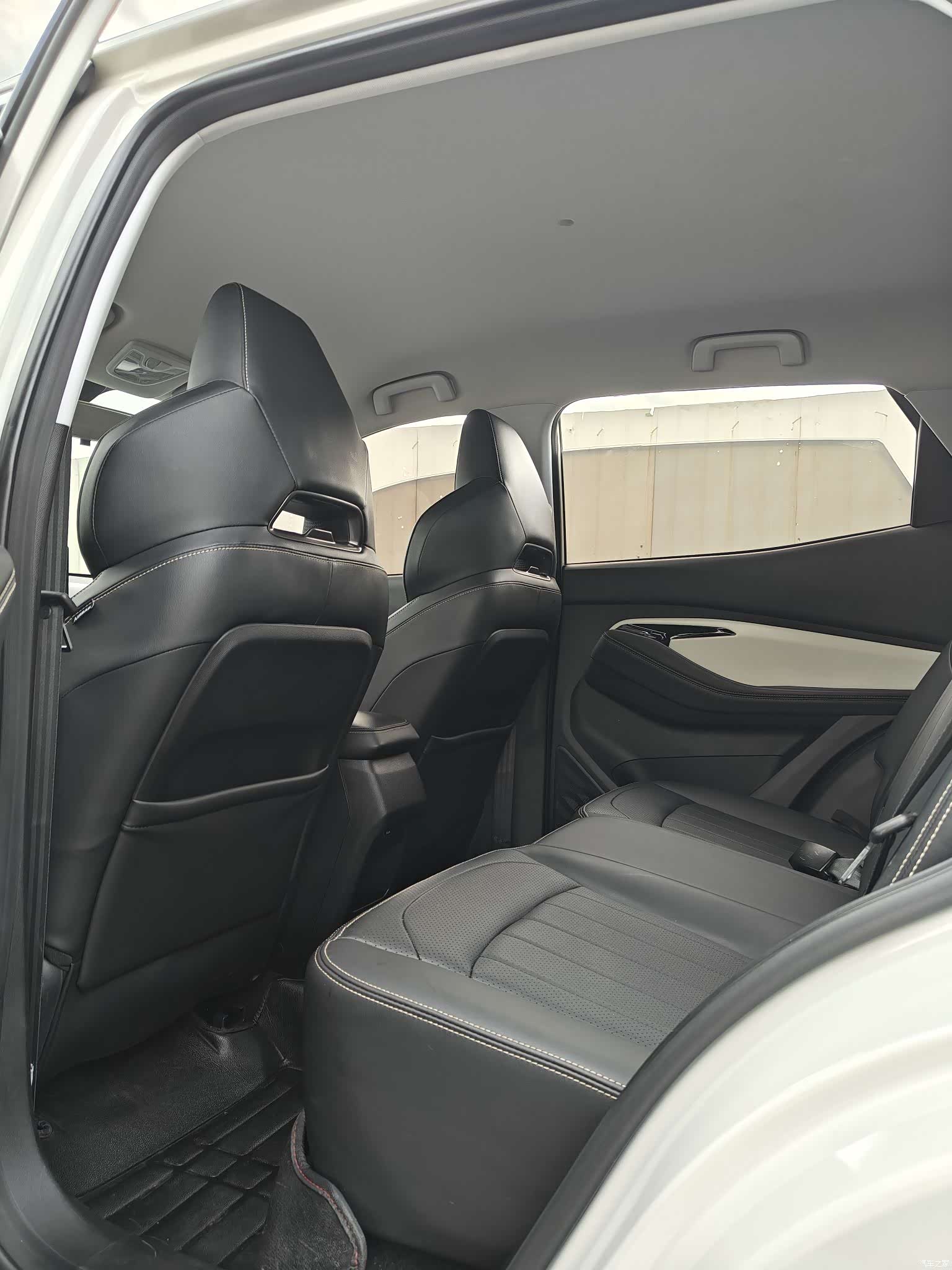 Wuling RS-3, 2022 8