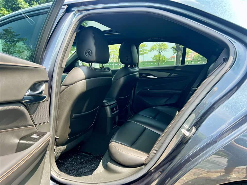 Cadillac CT4