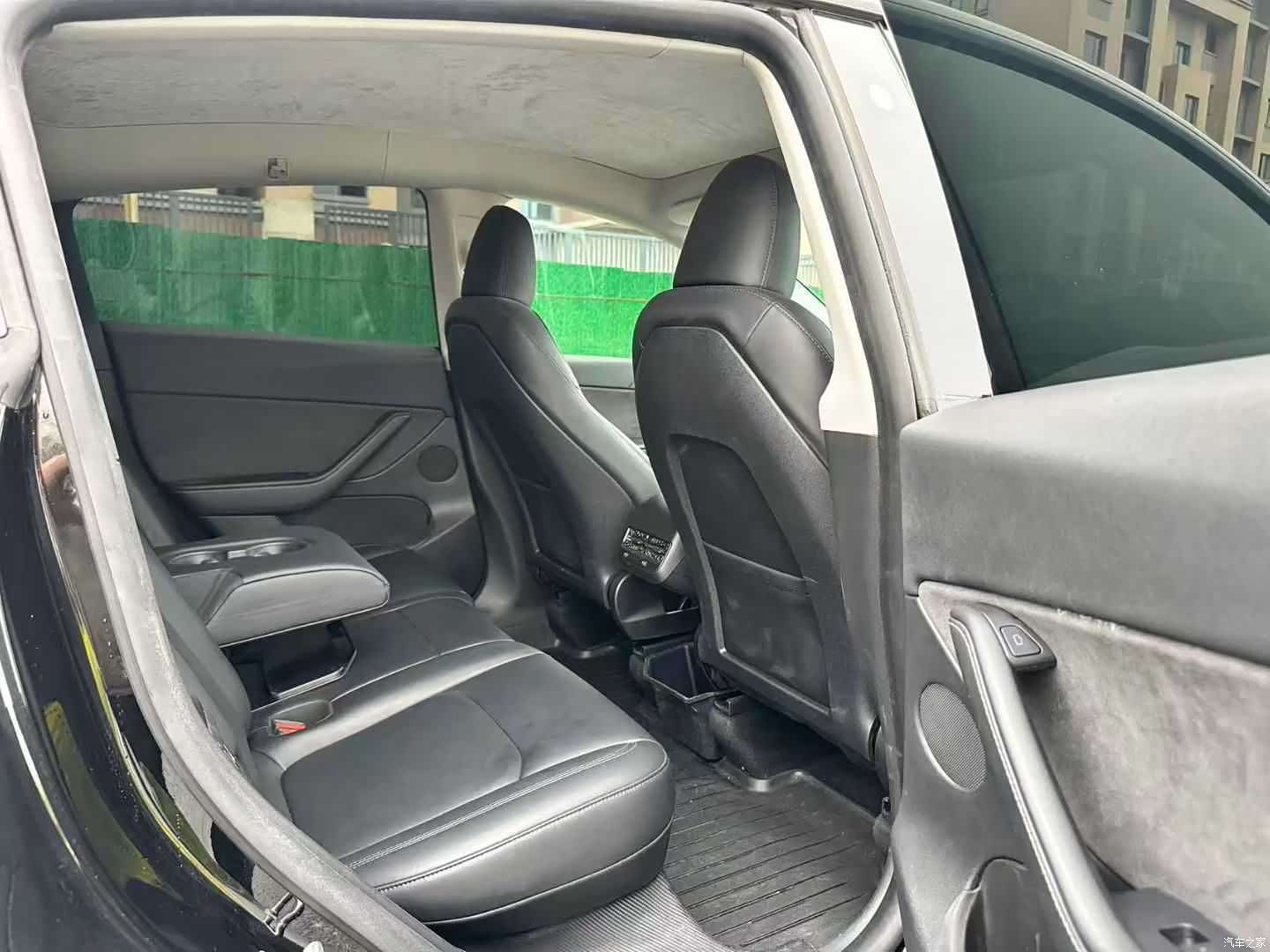Tesla Model Y, 2024 6