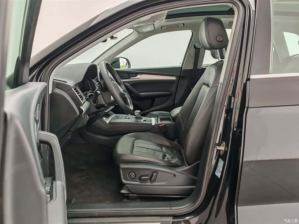 Audi Q5L, 2020 10