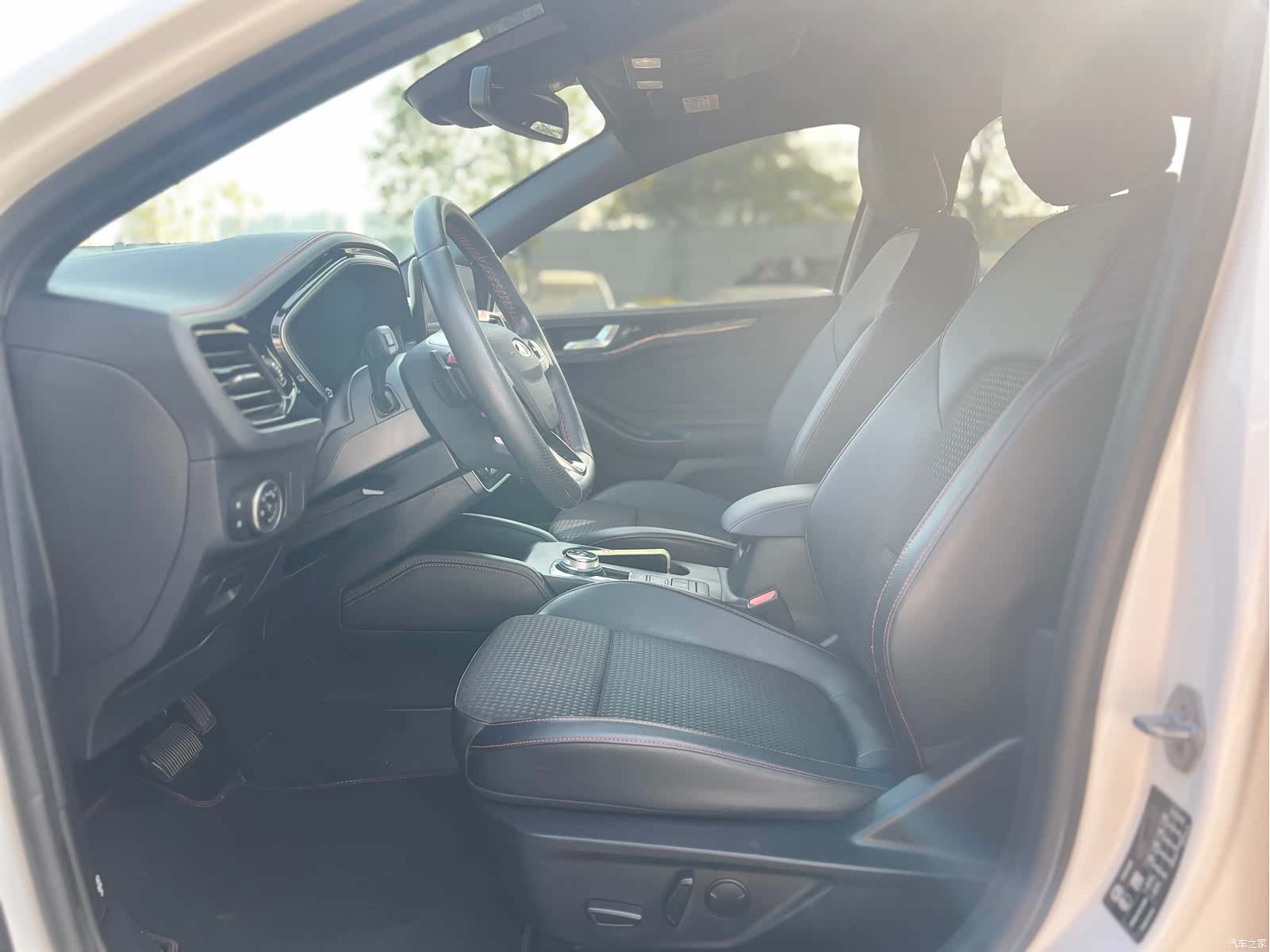 Ford Focus, 2021 6