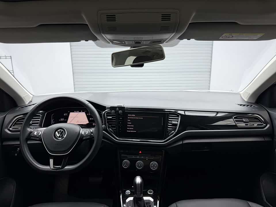 Volkswagen T-ROC exploring Songs