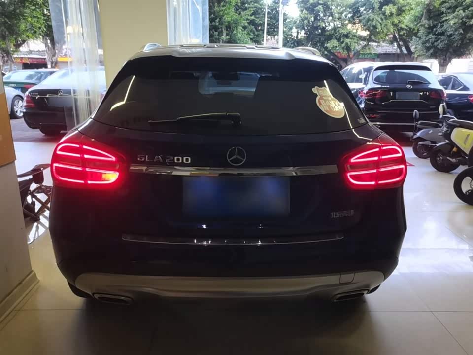 Mercedes-Benz GLA