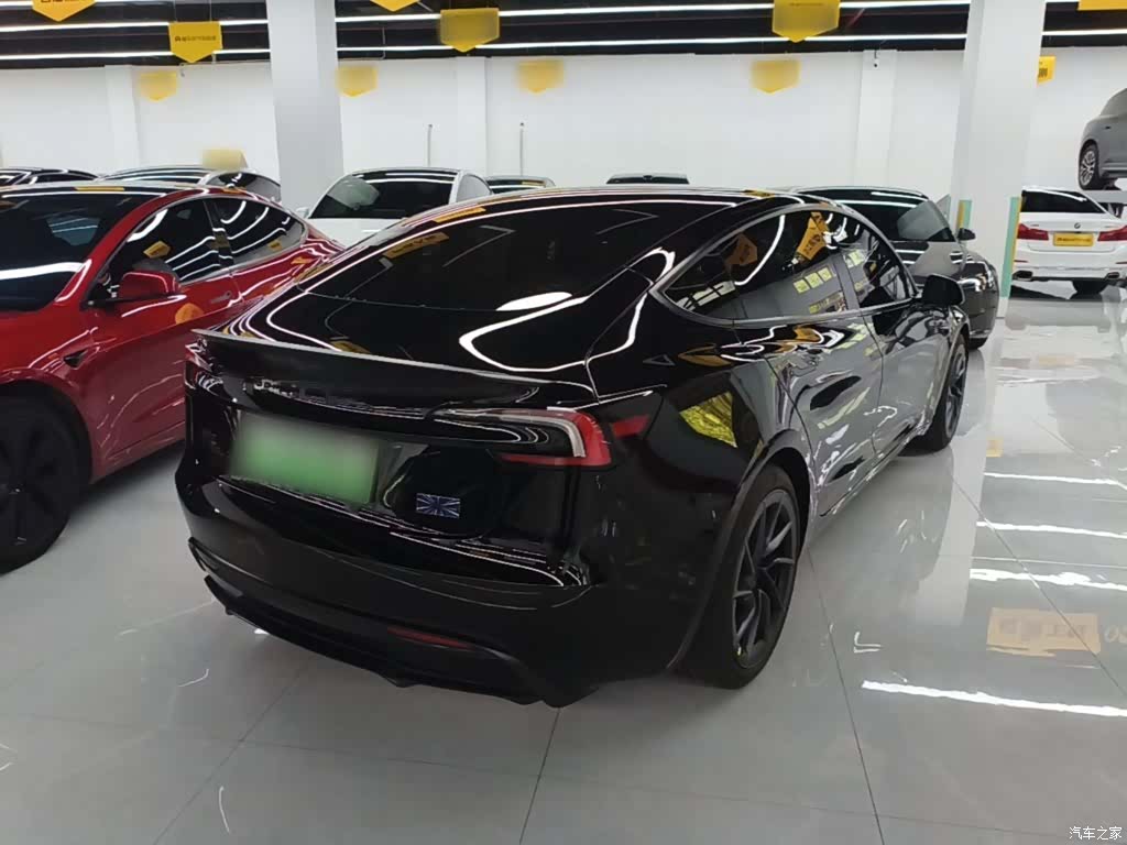Tesla Model 3, 2026 все фото