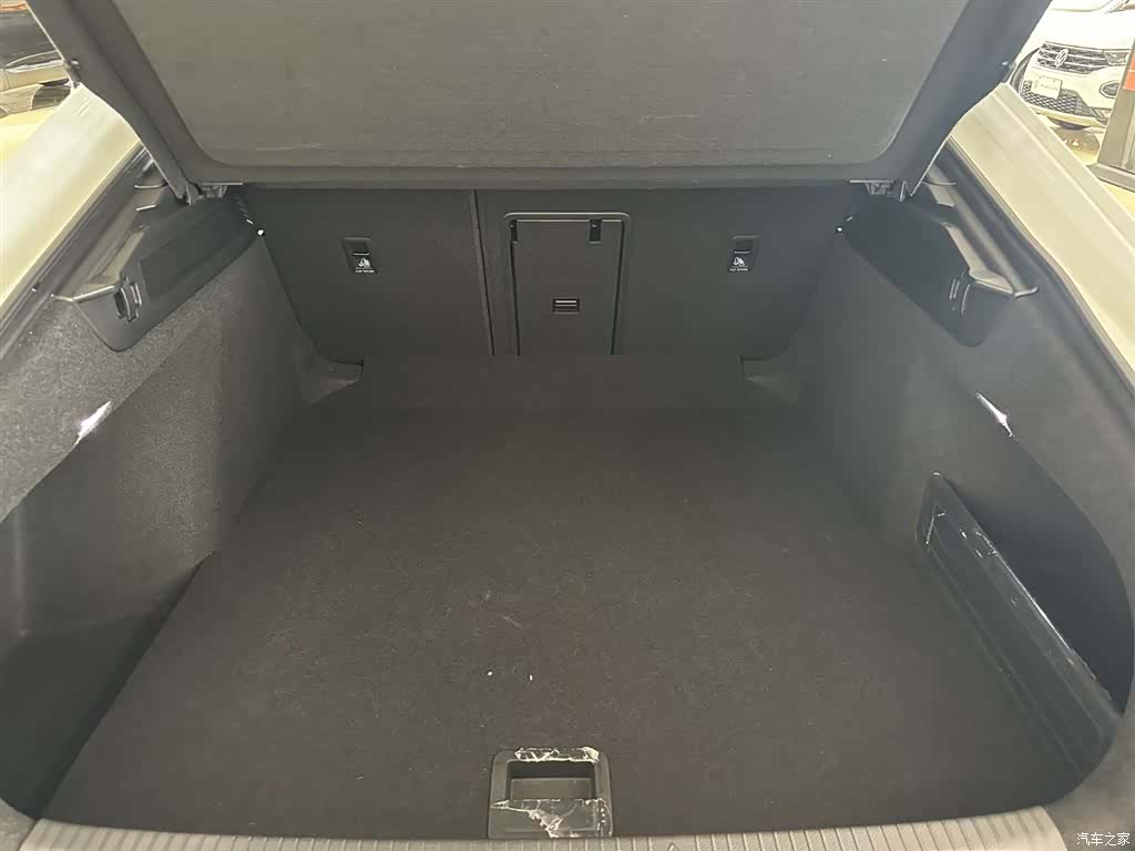 Volkswagen CC, 2025 33