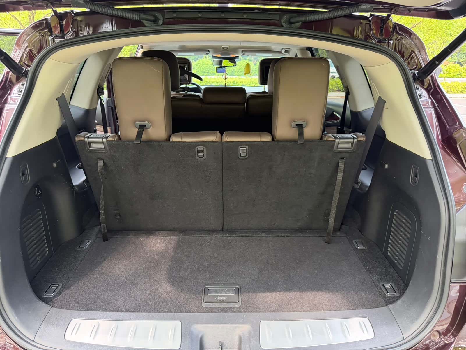 Infiniti JX35, 2013 16