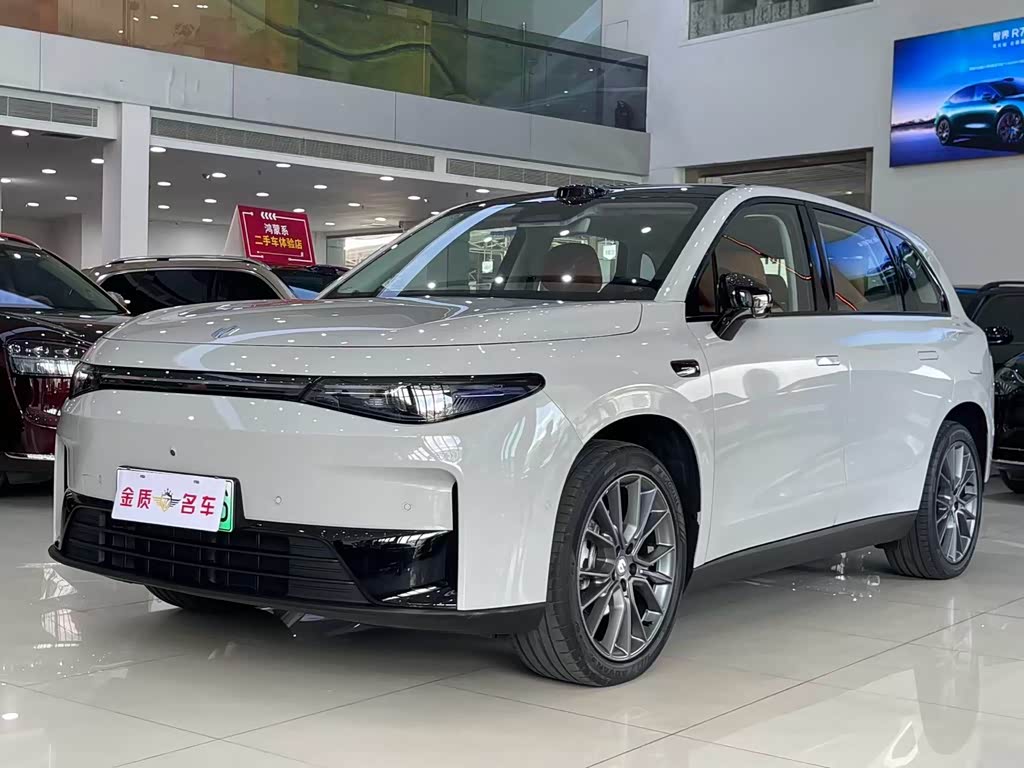 Leapmotor C10