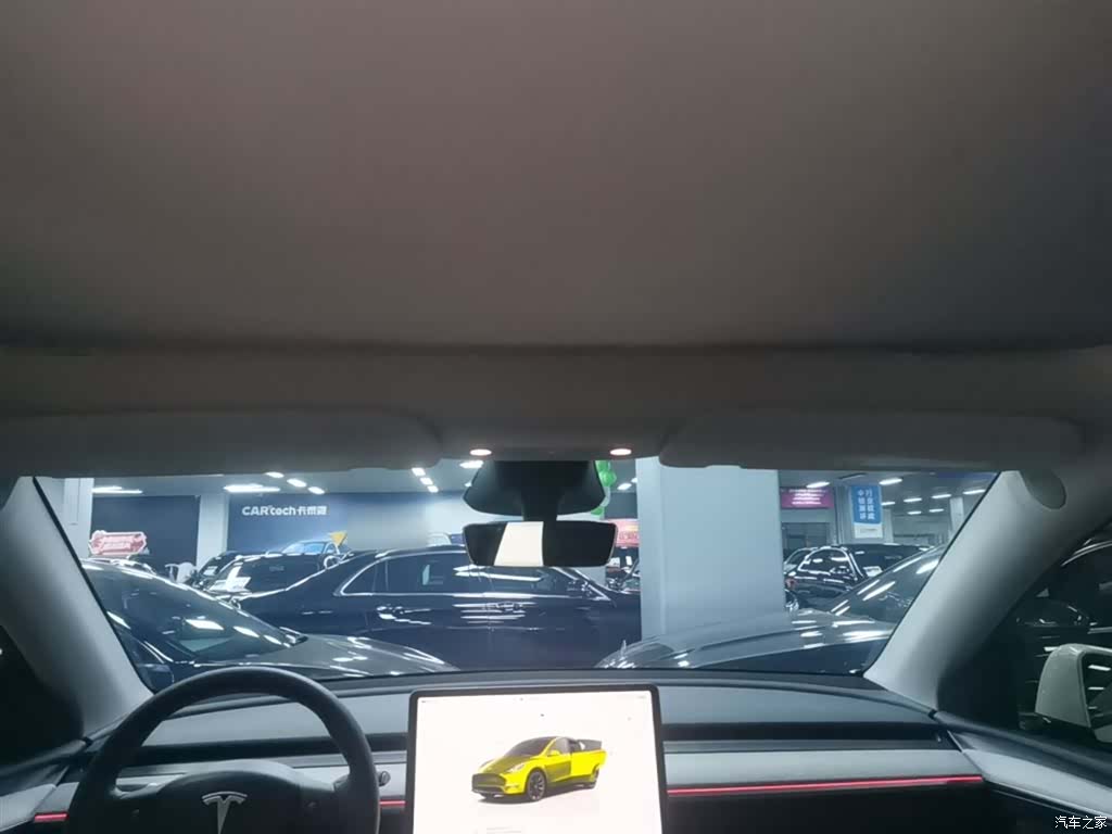 Tesla Model Y, 2024 18