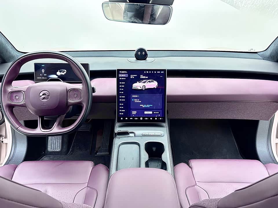 NIO ET5