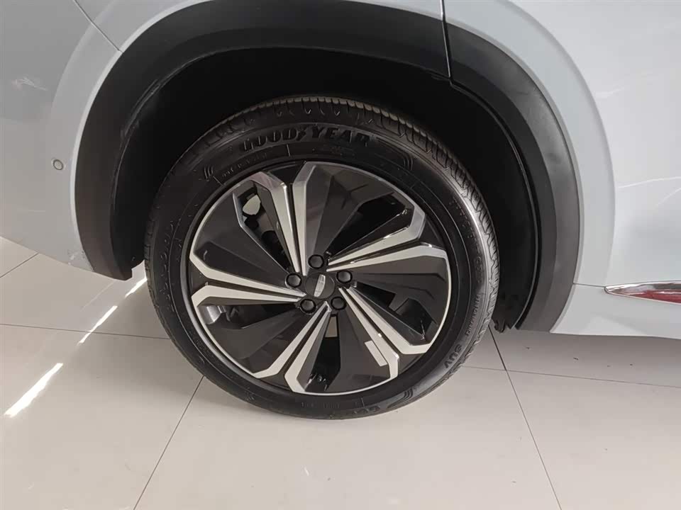 Geely Monjaro plug-in-hybrid