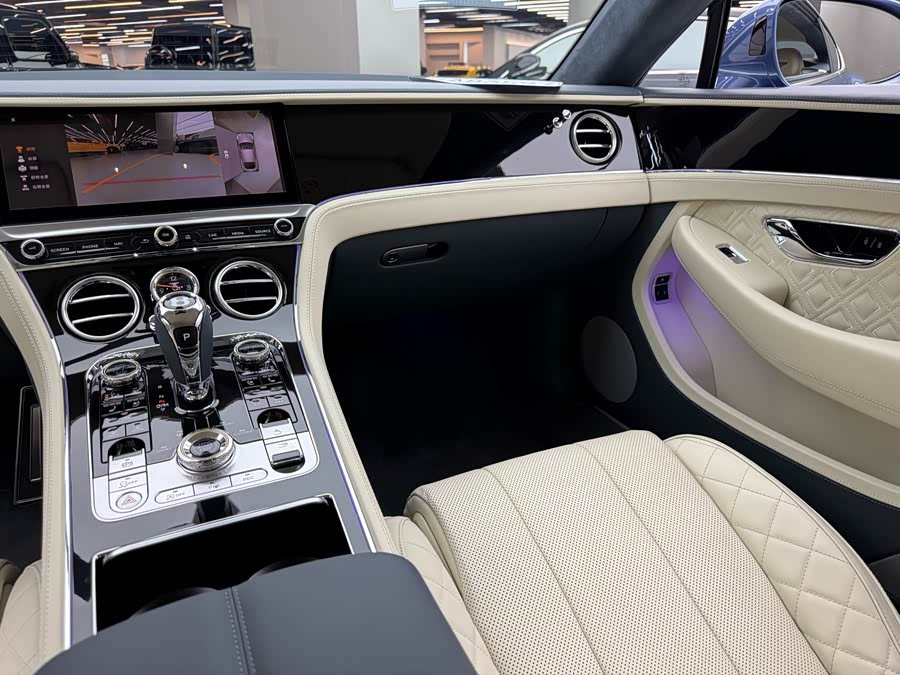 Bentley Continental 2022, фото 13