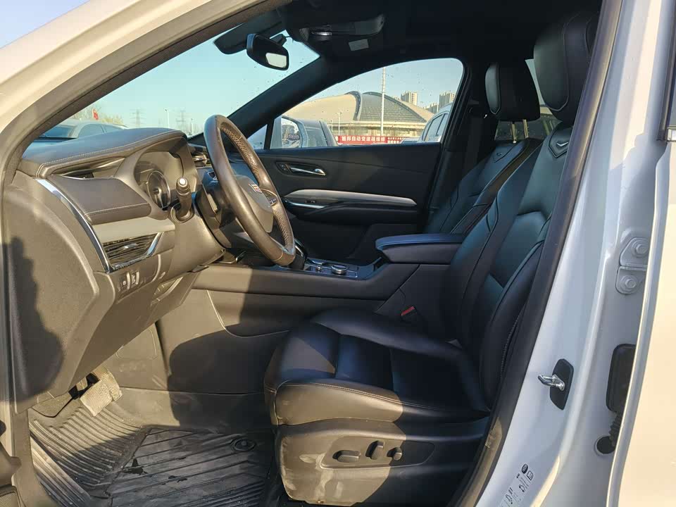 Cadillac XT4