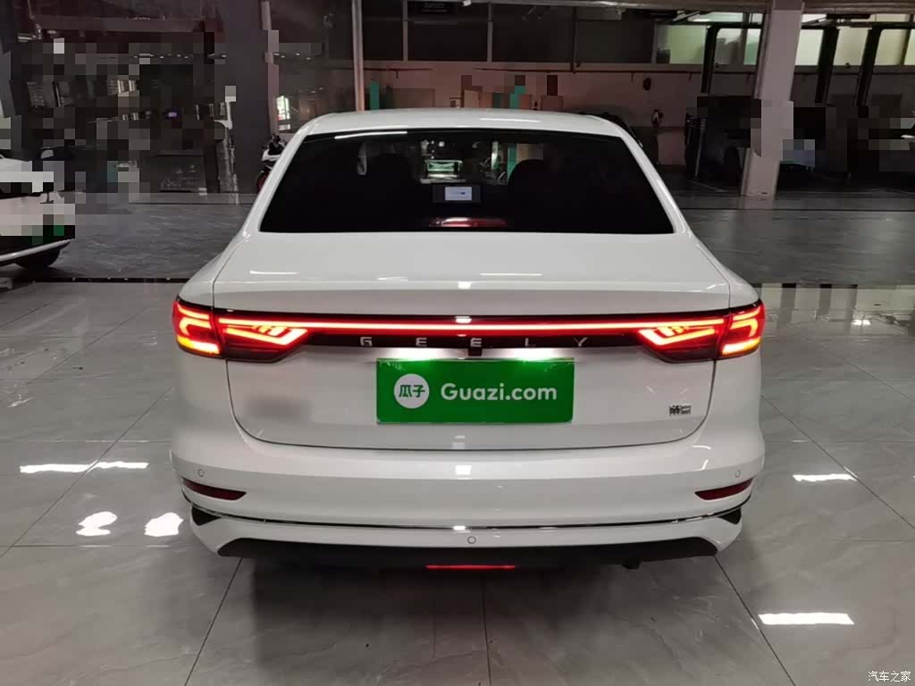 Geely Emgrand, 2023 4
