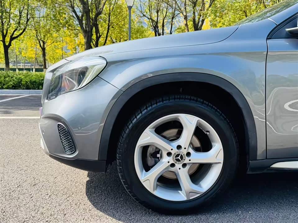 Mercedes-Benz GLA
