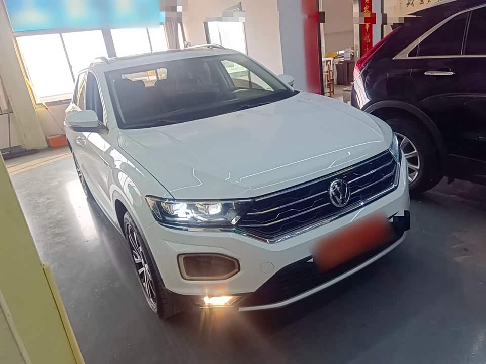 Volkswagen T-ROC exploring Songs
