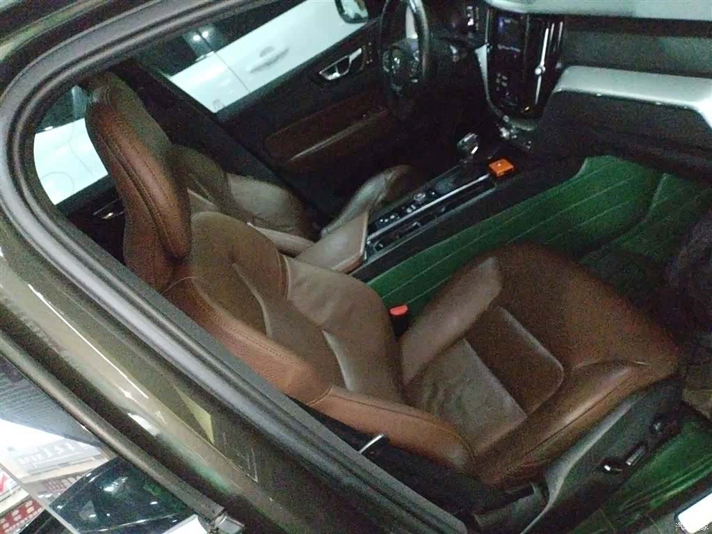 Volvo XC60, 2021 25