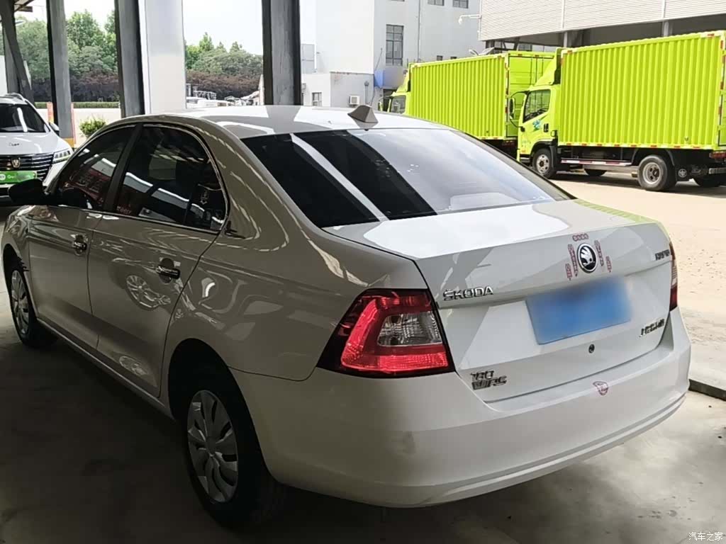 Skoda Rapid, 2017 все фото