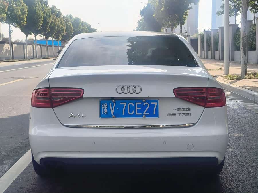 Audi A4L 2012, фото 16